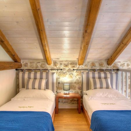 Korona Boutique Hotel 奥伊蒂龙 外观 照片